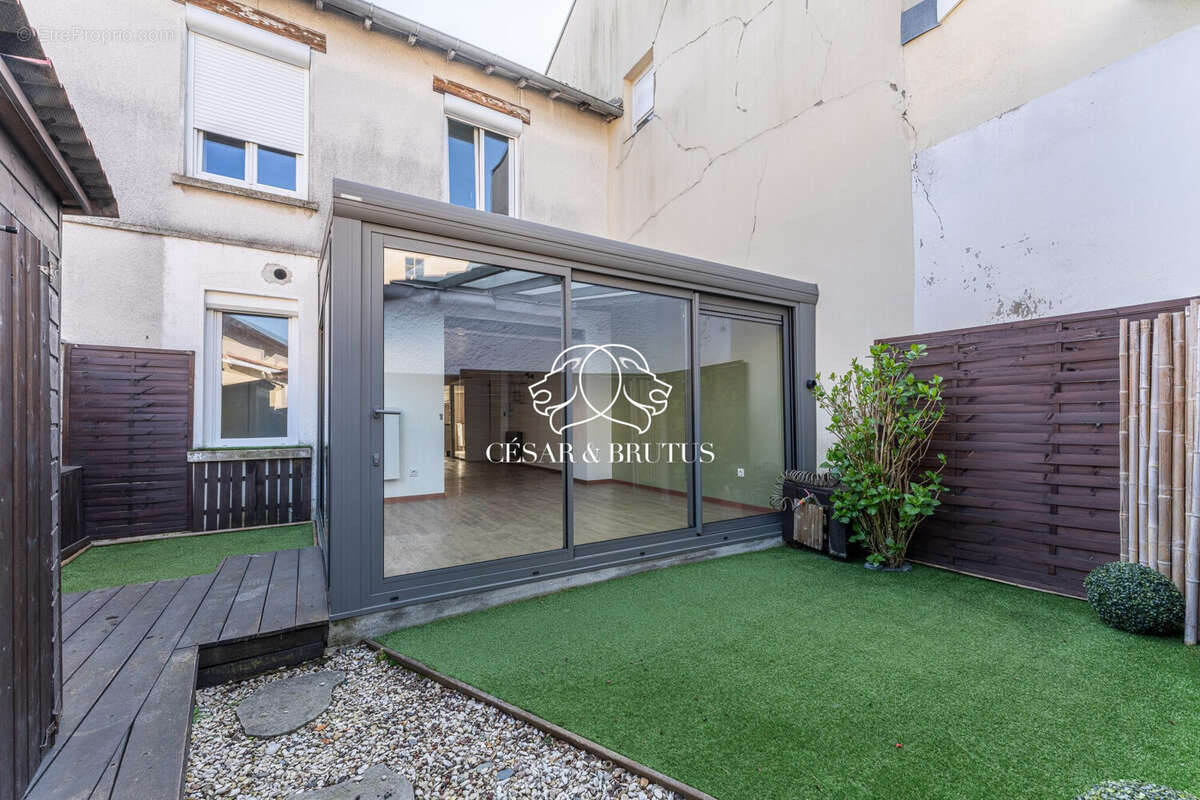 Appartement 54 m² à La Tour-De-Salvagny  - photo 2