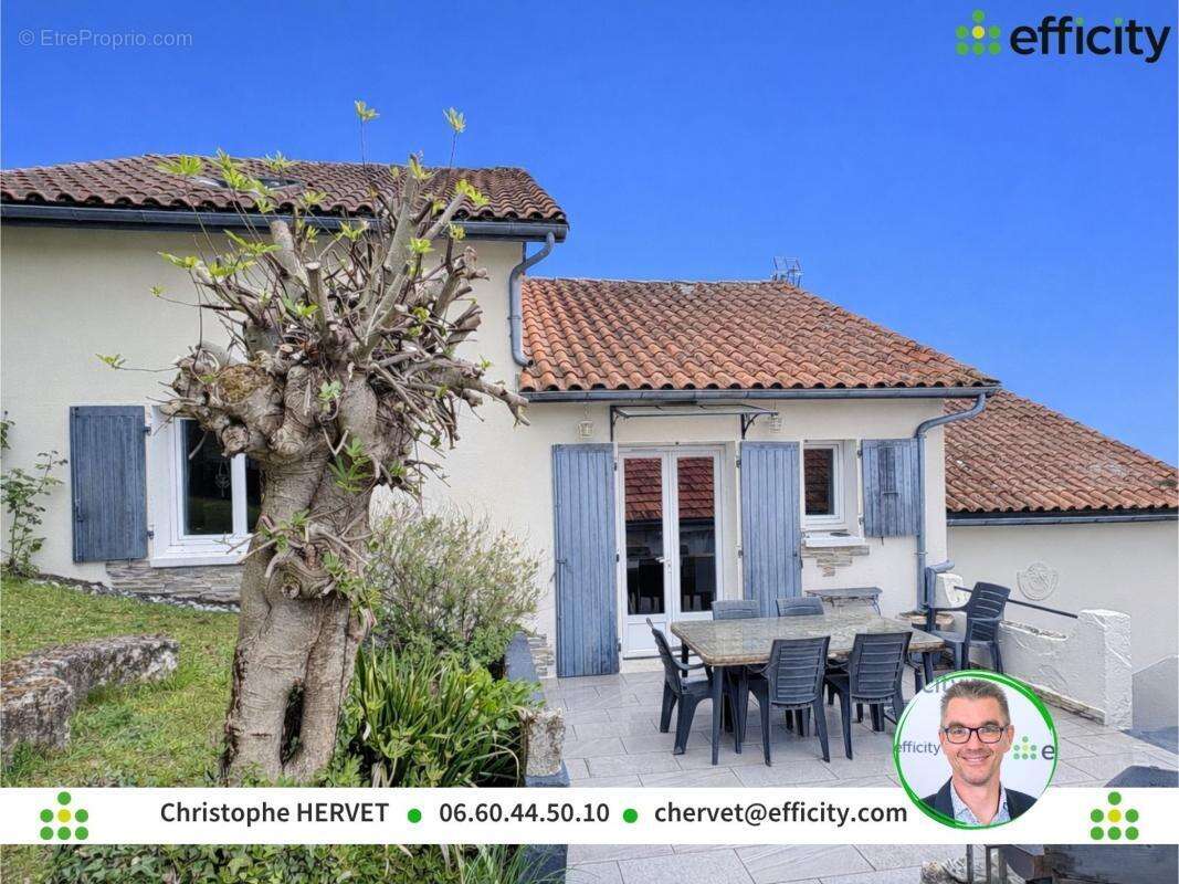 Maison à RUELLE-SUR-TOUVRE