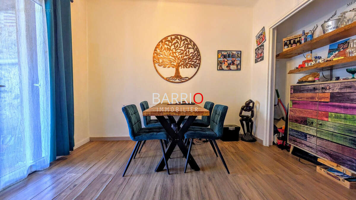 Maison à VILLELONGUE-DELS-MONTS