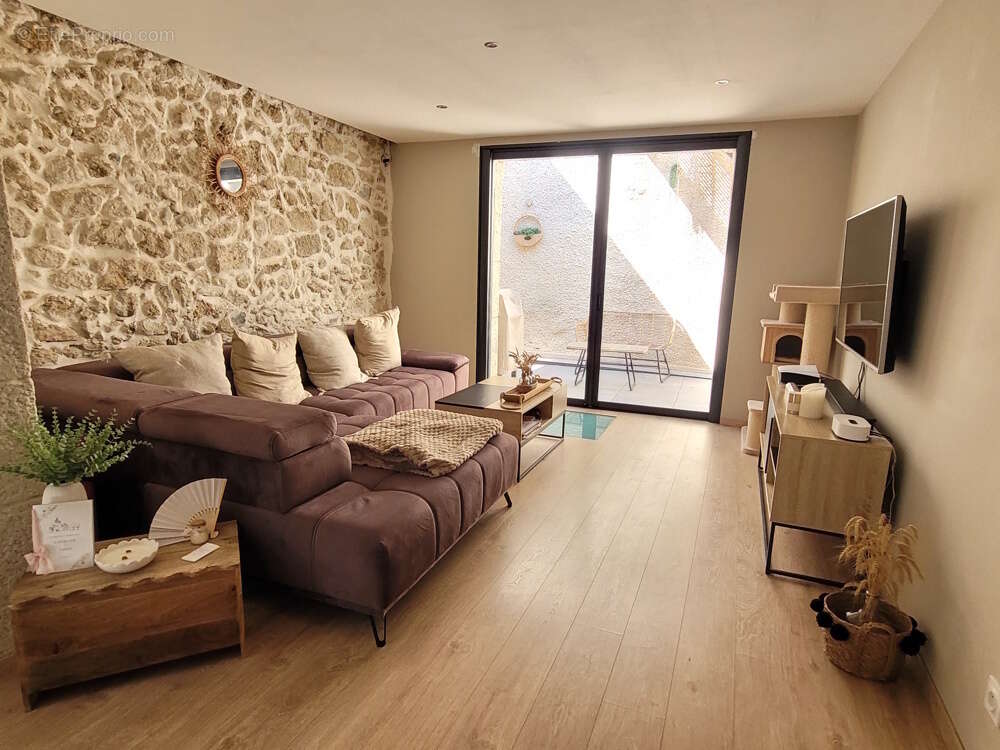 Superbe maison de village rénovée avec caves et terrasses. - photo 5
