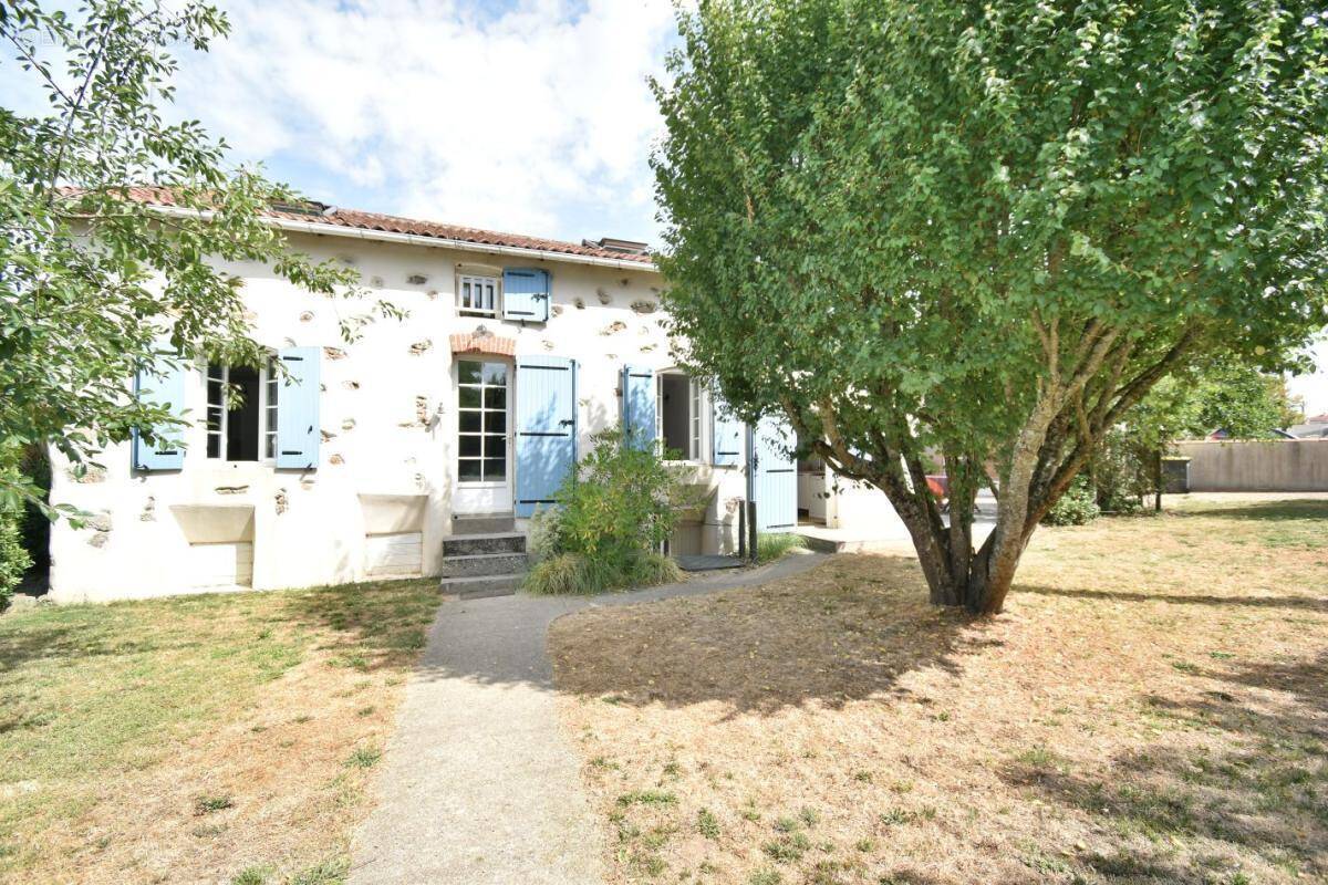 Maison à VEZINS