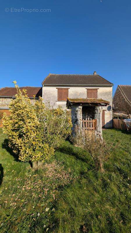 Maison à SAINT-GERMAIN-SOUS-DOUE
