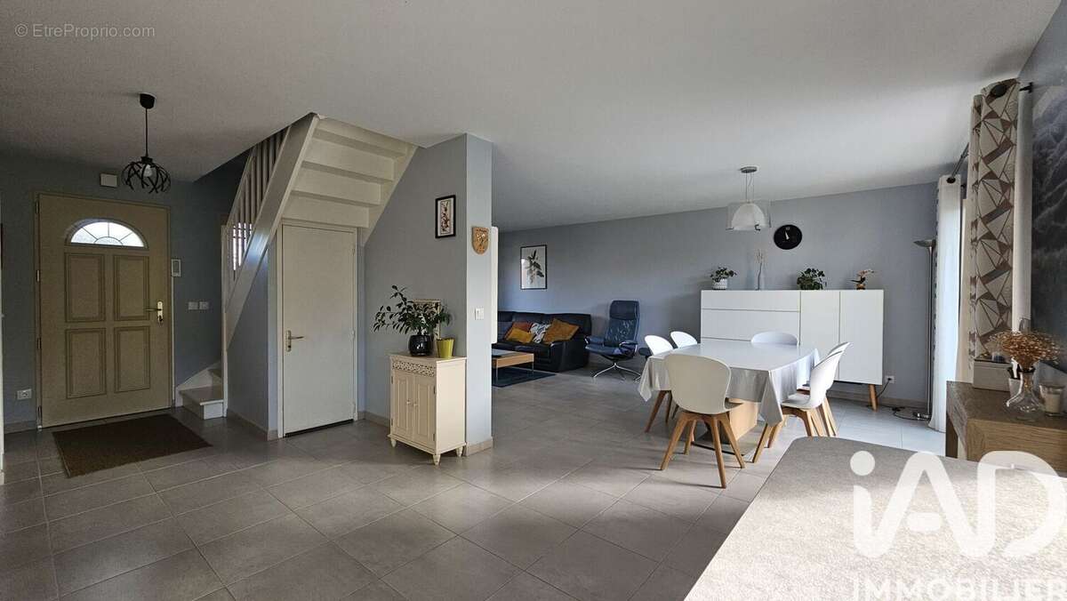 Maison 150 m² à Morainvilliers  - photo 5