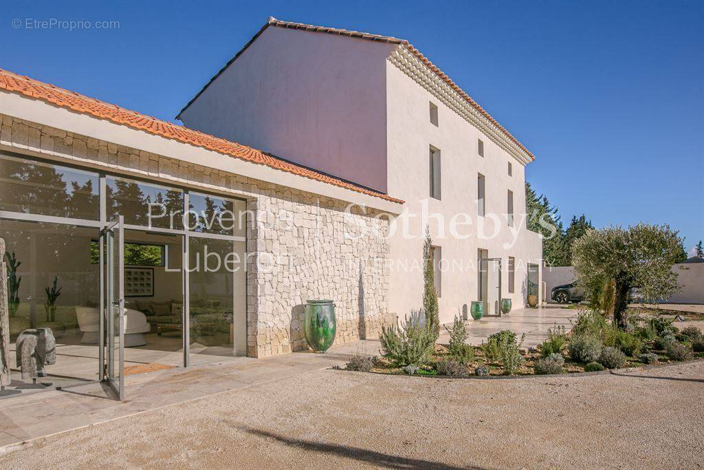 Maison à PERNES-LES-FONTAINES