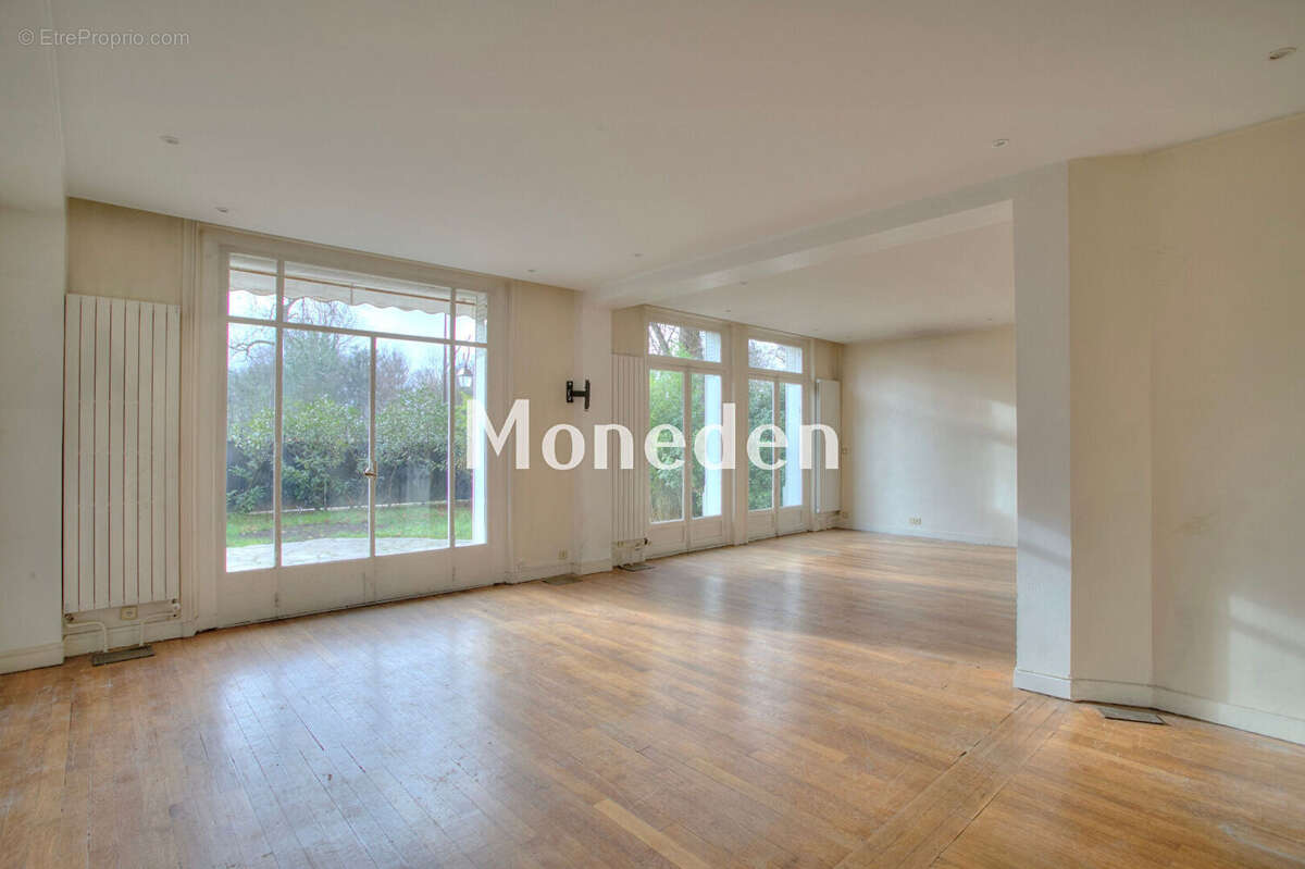 Appartement à NEUILLY-SUR-SEINE