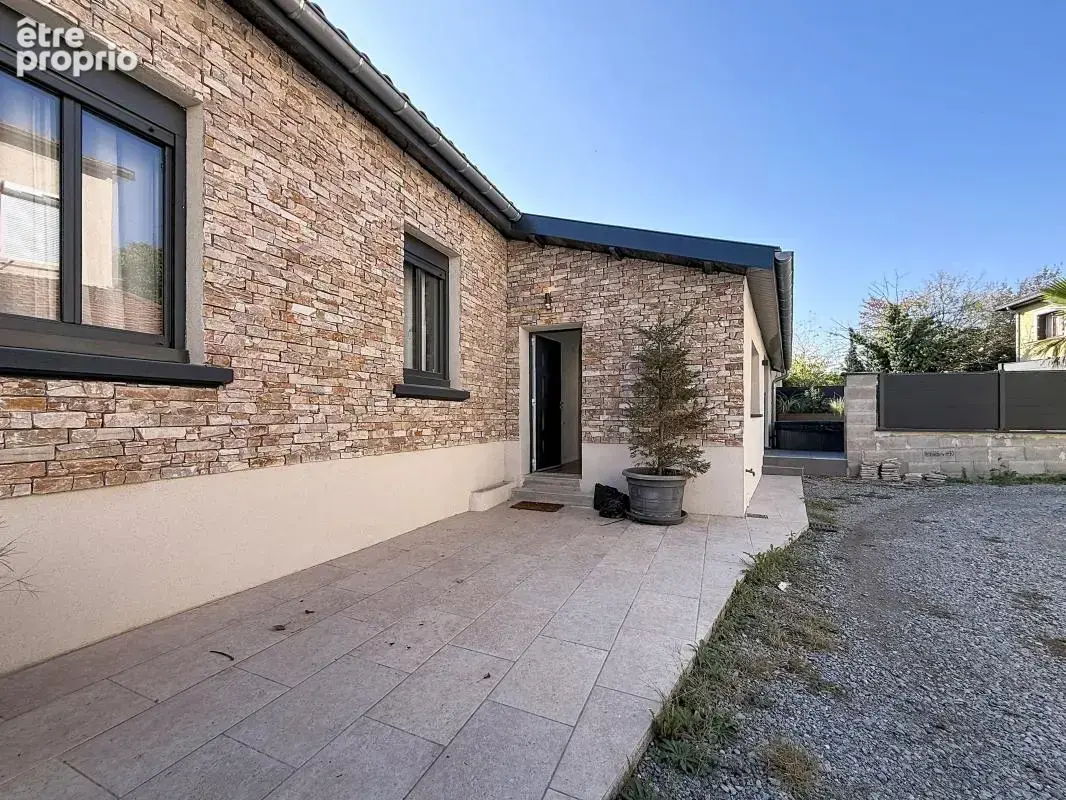 Maison 4 pièces 160 m² à vendre à Grigny (69520) - photo 2