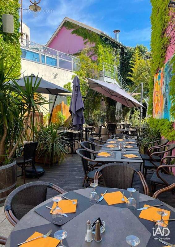 Photo 1 - Commerce à NIMES