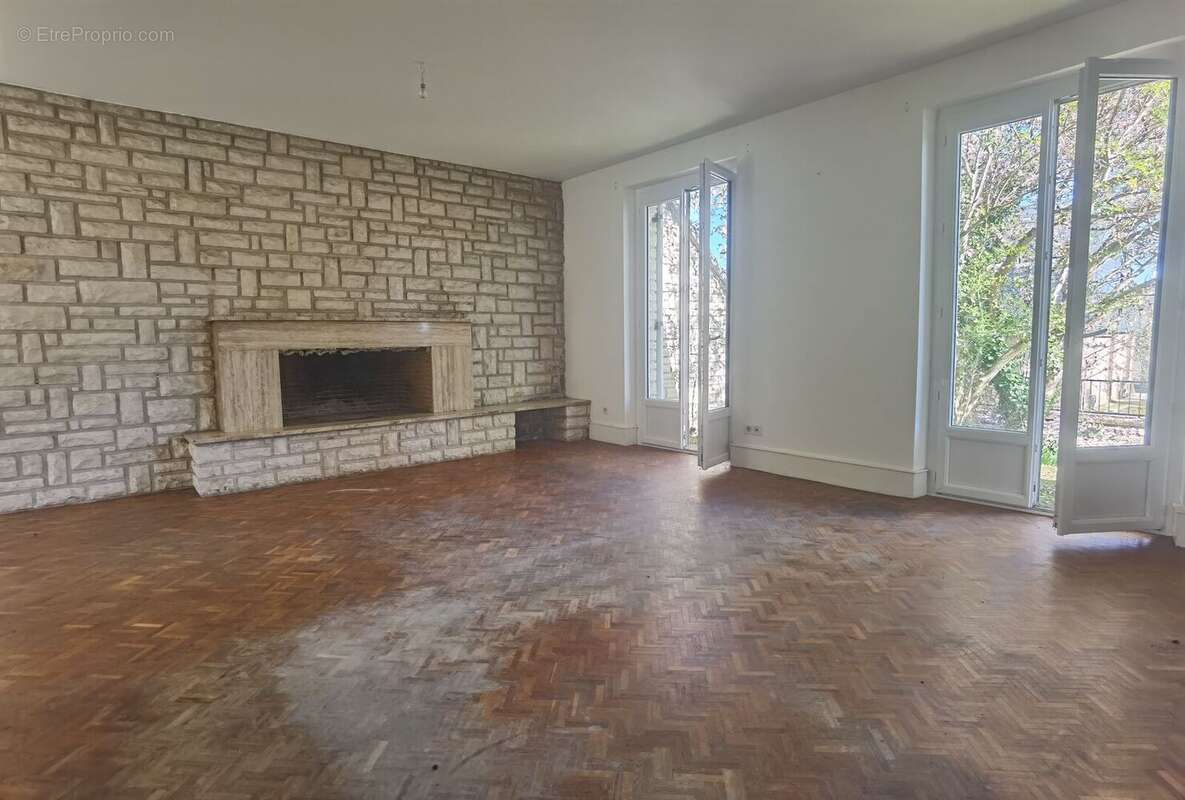 Salon - Maison à EXCIDEUIL