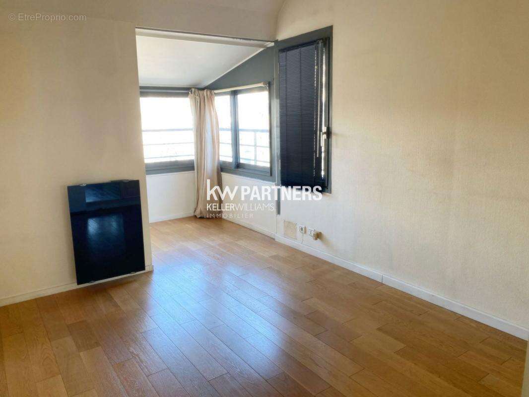Appartement à PARIS