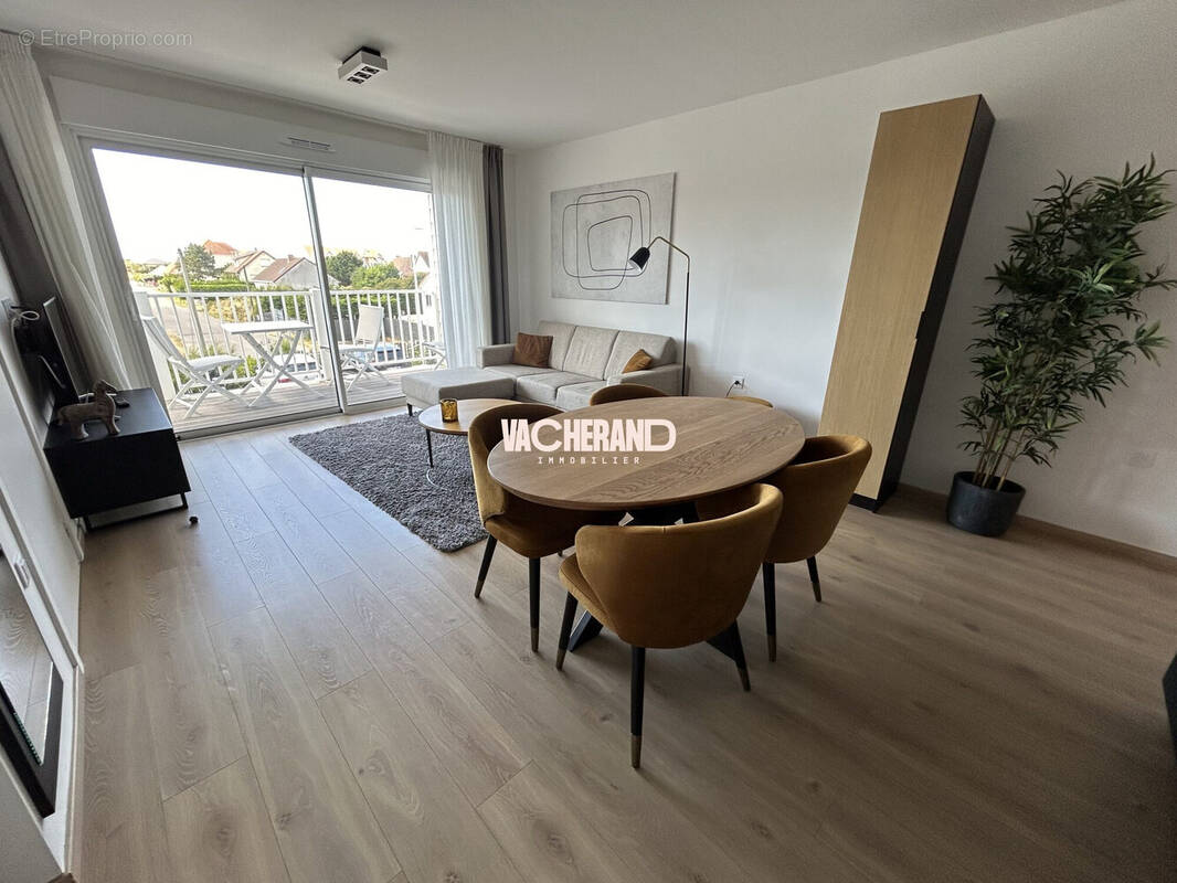 Appartement à CAMIERS