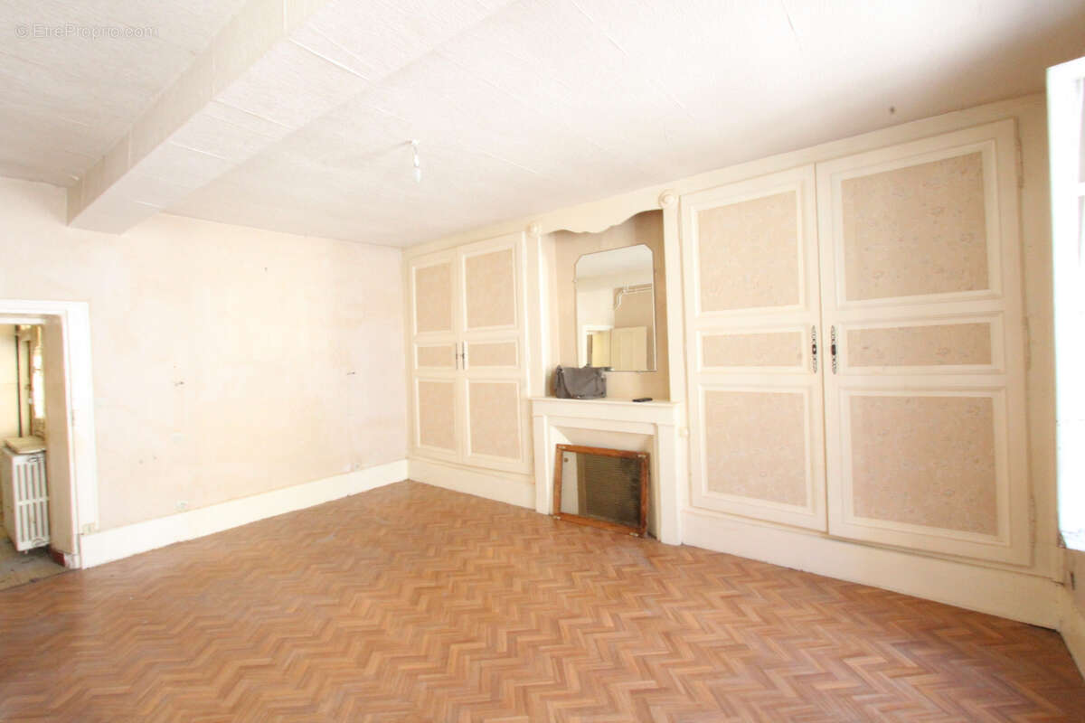 Maison à LA CHARITE-SUR-LOIRE