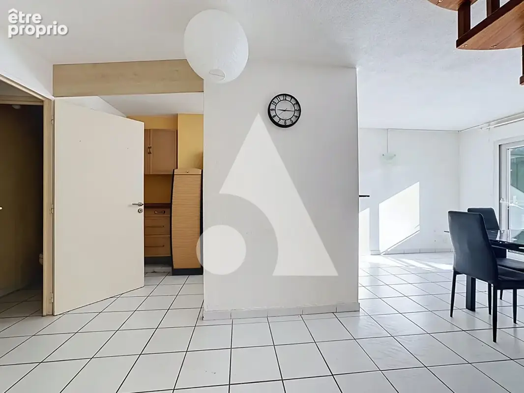 Charmant T2 bis en duplex avec garage et cave ! - photo 5
