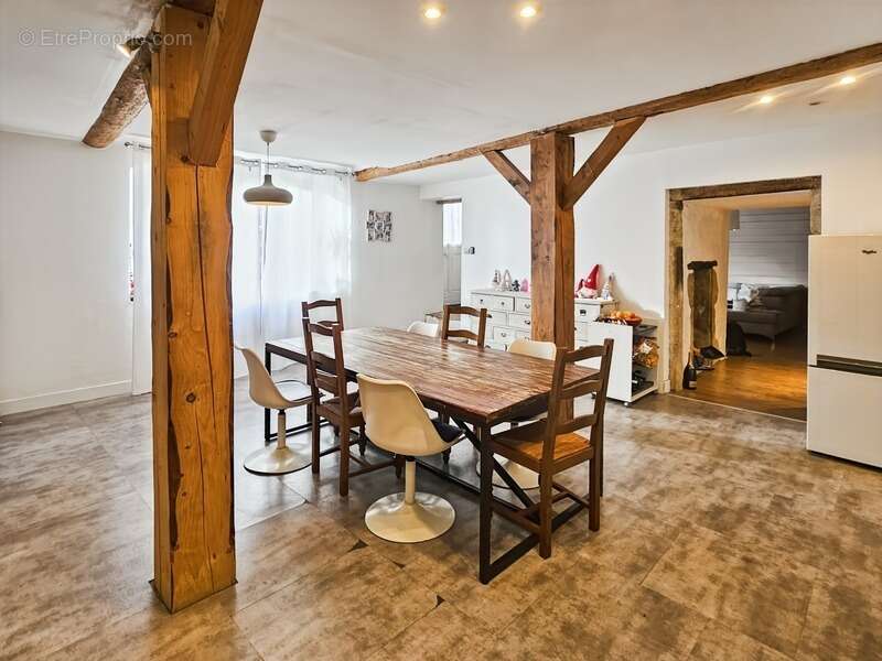 Maison à VERTAIZON