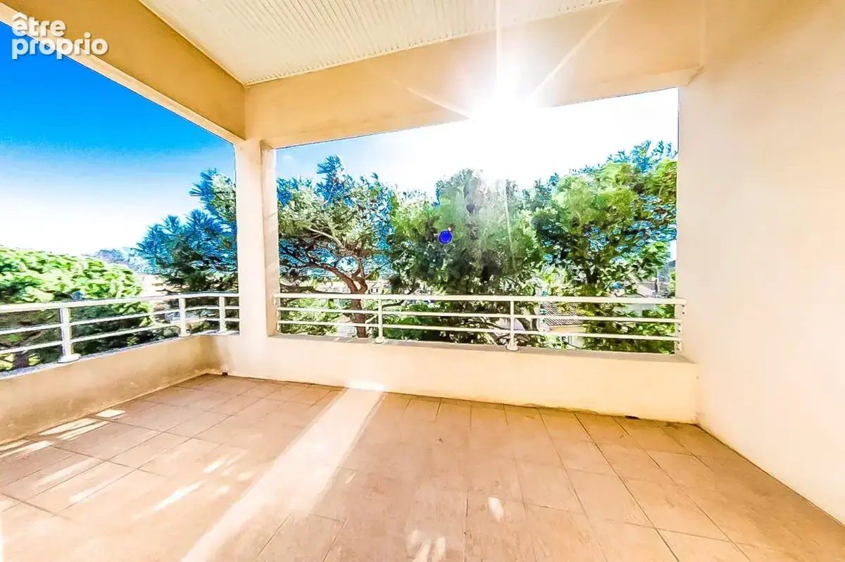 EXCLUSIVITE - OFF MARKET Appartement 3 pièces Parking Terrasse - photo 3