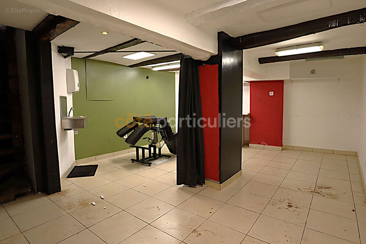 Local commercial Saint-raphaël centre 52 m2 - photo 8