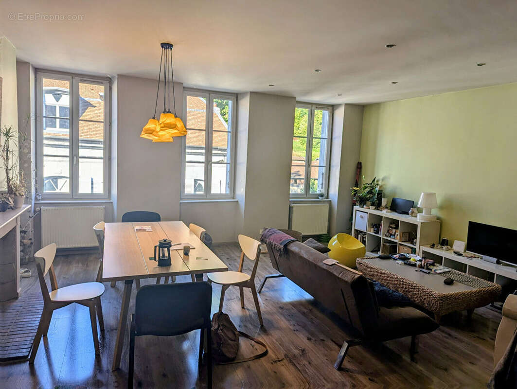 Appartement à SALINS-LES-BAINS