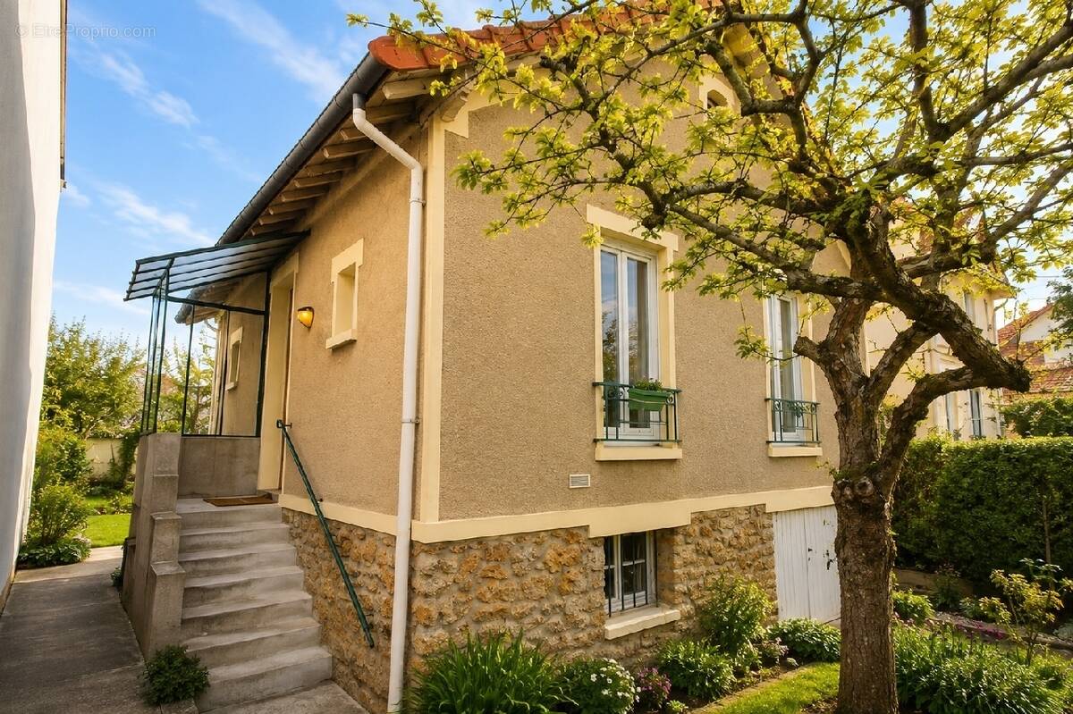 Maison à MONTGERON