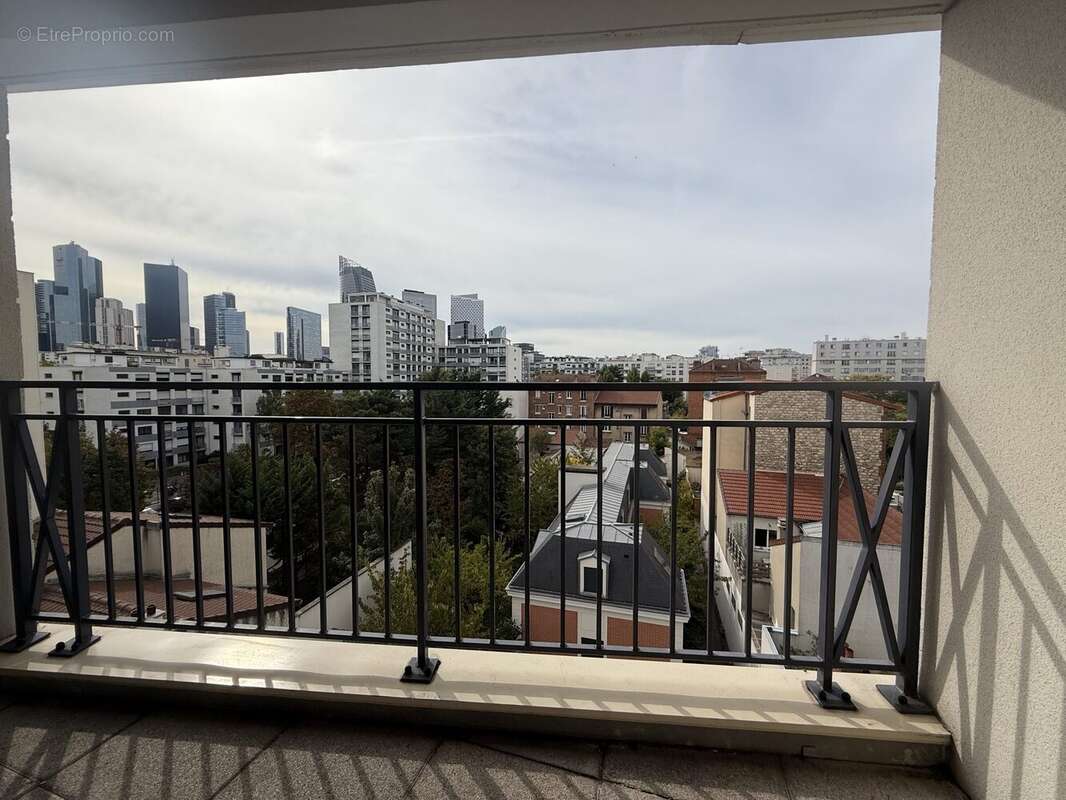 Appartement à COURBEVOIE