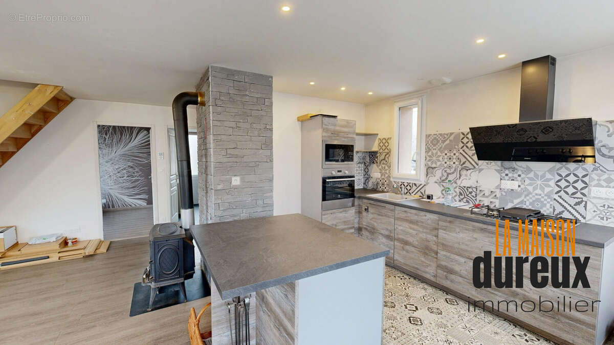 Maison à BEAUJEU-SAINT-VALLIER-PIERREJUX-ET-QUITTEUR