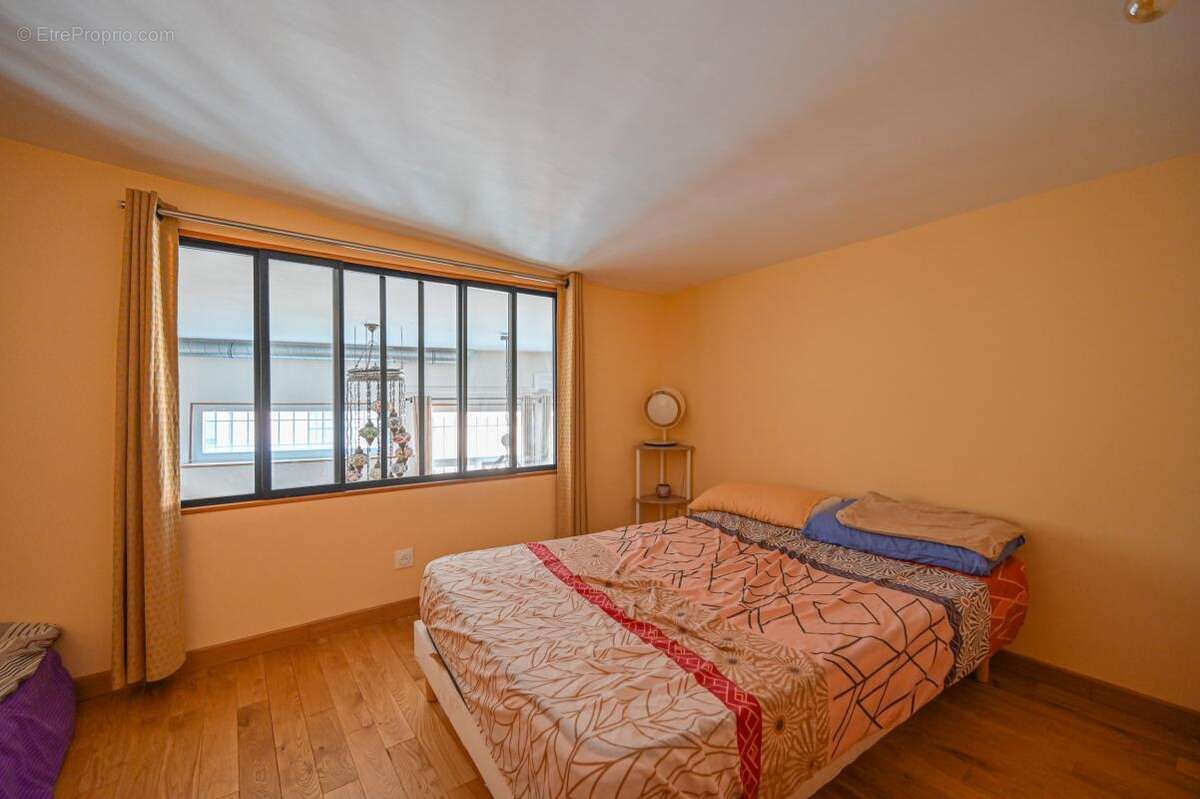 Appartement à PARIS-19E