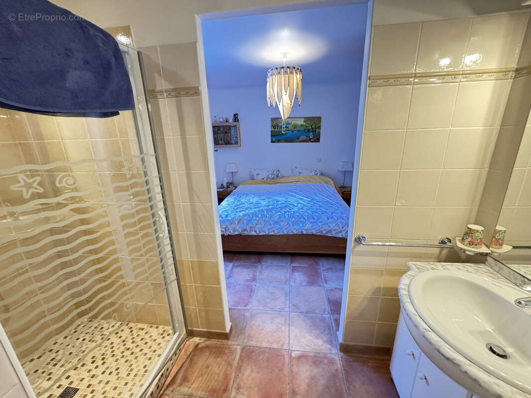 Maison à ARTIGNOSC-SUR-VERDON