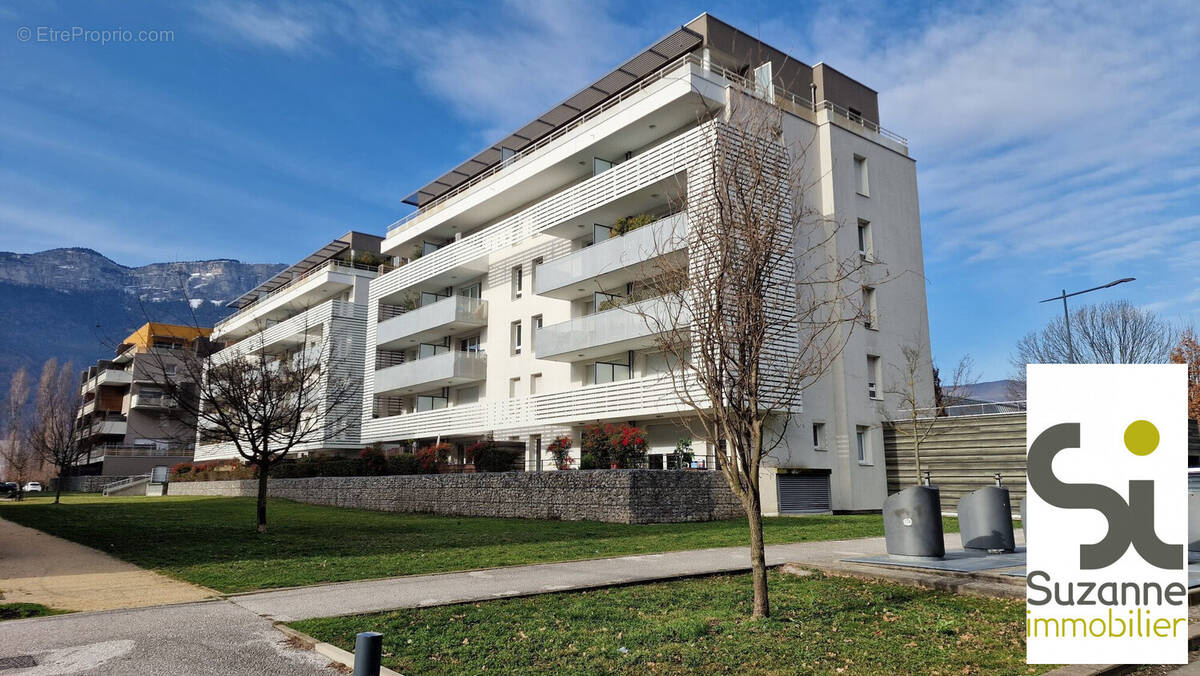 Les Allées du Parc 39120 Saint Egrève  - Appartement à SAINT-EGREVE