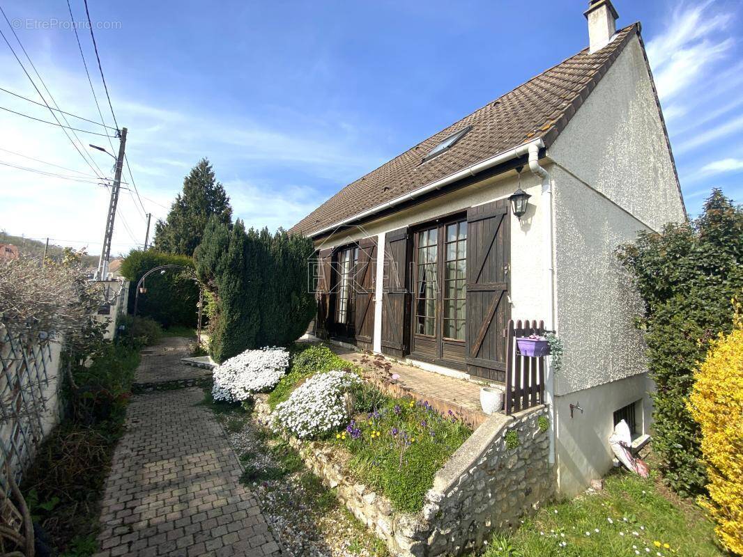Maison à ROSNY-SUR-SEINE