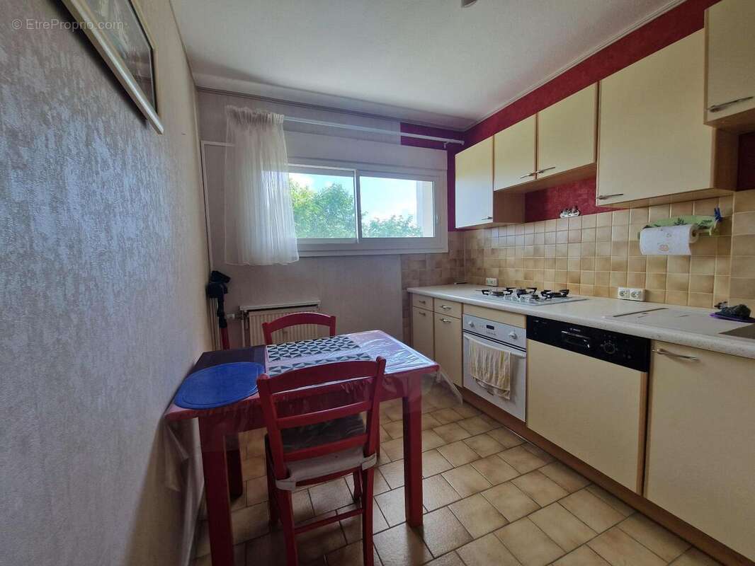   - Appartement à SAINT-PRIEST