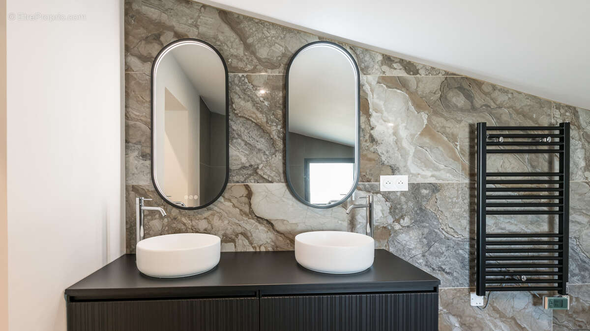 Maison à TASSIN-LA-DEMI-LUNE