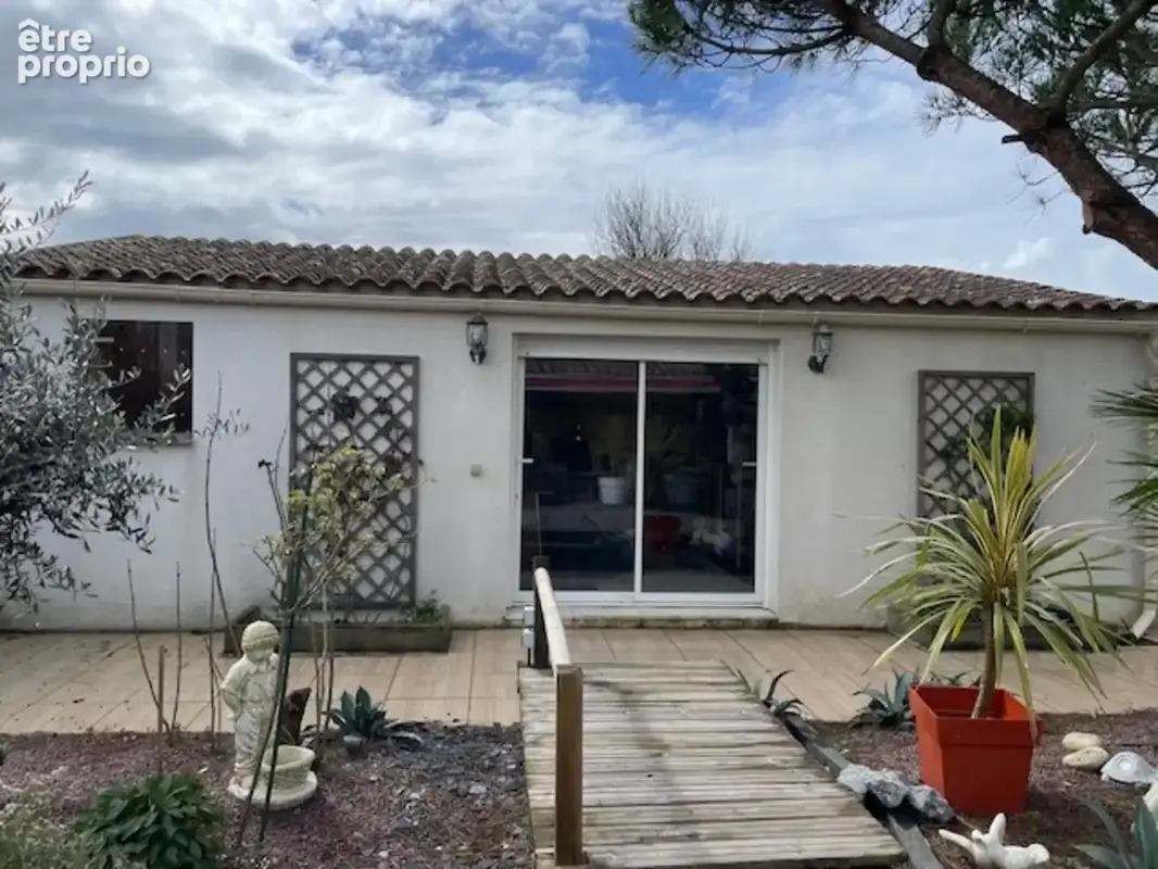 ILE D'OLERON (17), A Vendre demeure-piscine 186m² plain-pied sur terrain 862m², 9 pièces dont 4 chambres et 1 garage - photo 10