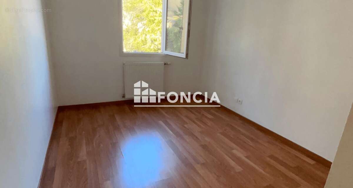 À vendre ,Spacieux T4 dans résidence recherchée avec vue exceptionnelle sur Belledonne - photo 15