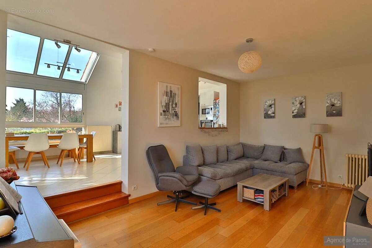 Maison à VERRIERES-LE-BUISSON