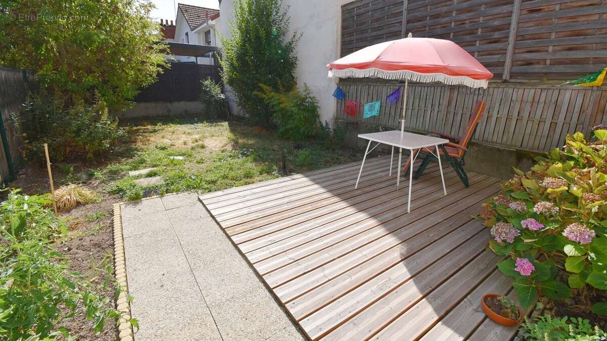 Maison de ville à vendre à Vichy, 3 chambres et bureau, garage et jardin. - photo 18