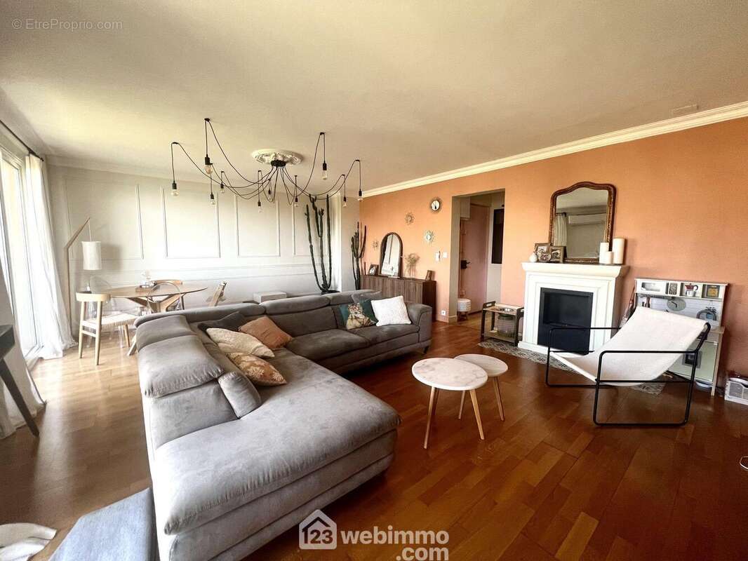 Exposé Sud avec deux ouvertures il est très lumineux - Appartement à SAN-MARTINO-DI-LOTA