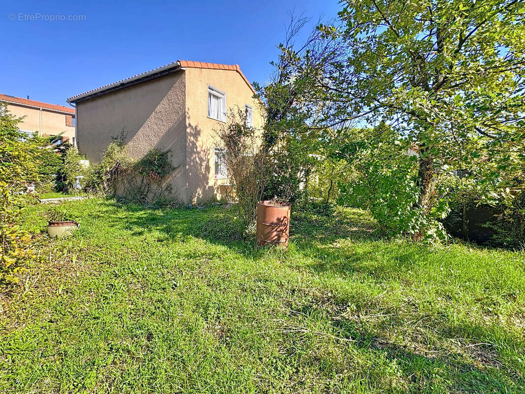 Maison à SAINT-GENIS-LAVAL