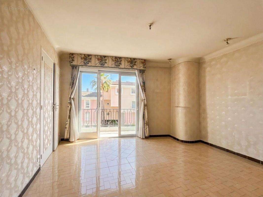 Appartement à LE CANNET