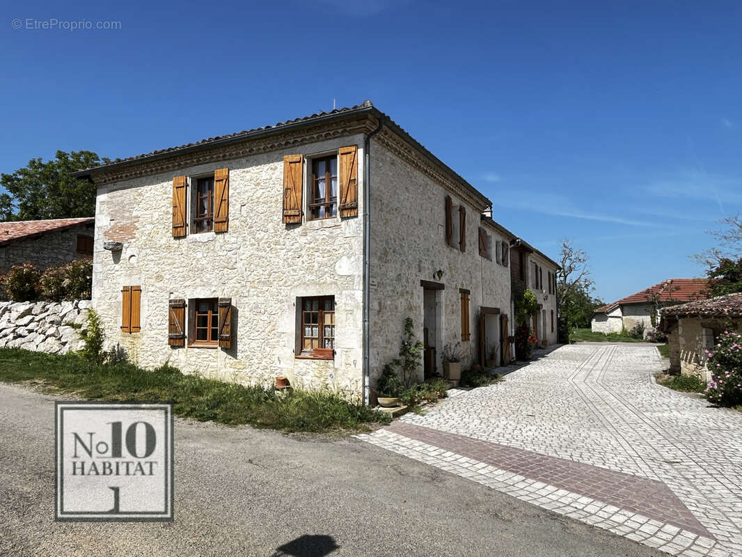 Maison à MAUVEZIN
