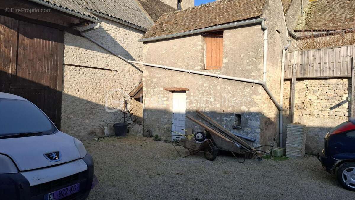 Corps de ferme en plein centre ville - photo 14