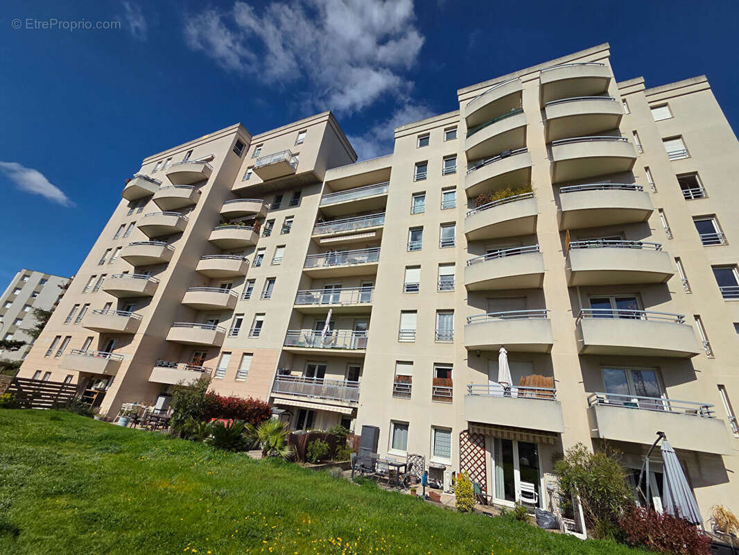 Appartement à LYON-8E