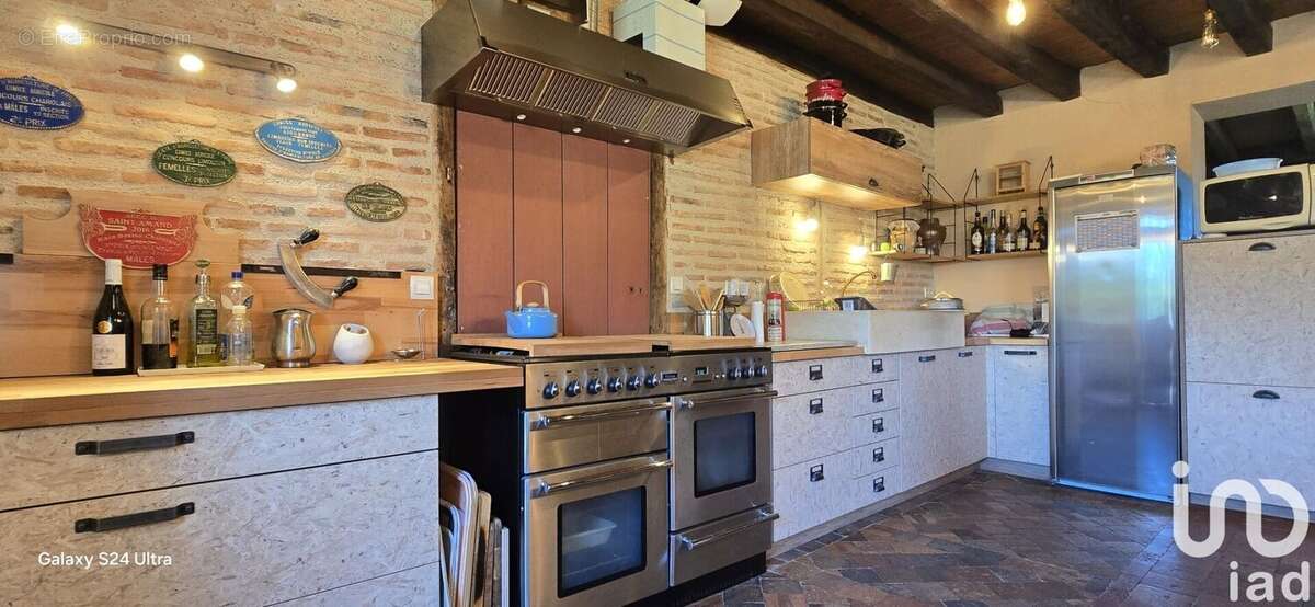 Maison 258 m² à Maisonnais  - photo 4