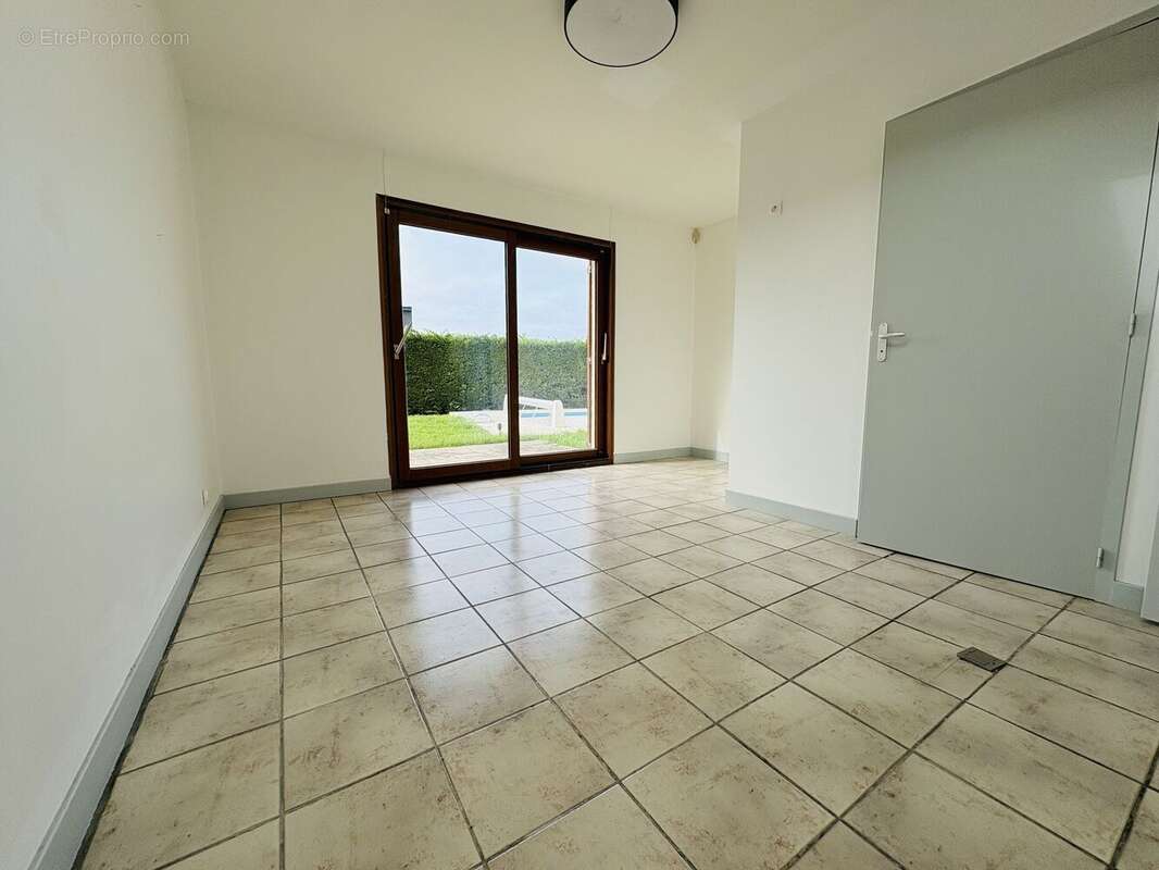 Maison 197 m² à Le Poinconnet  - photo 6