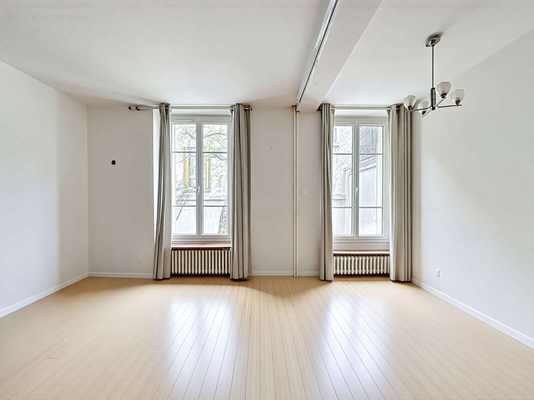 Appartement à PARIS-20E