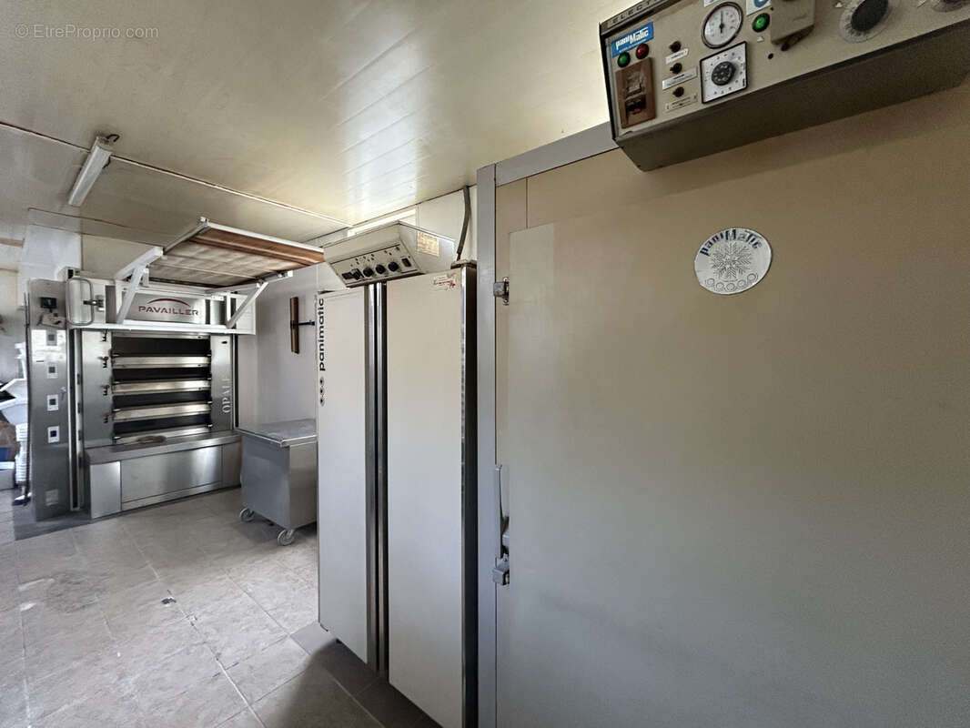 Commerce à SAINT-BENOIT-SUR-LOIRE