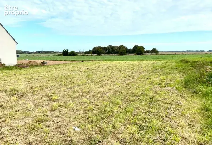 Terrain à REUILLY