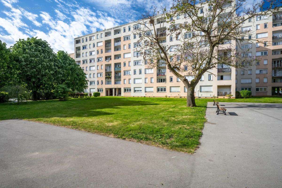 Appartement à SAINT-GRATIEN