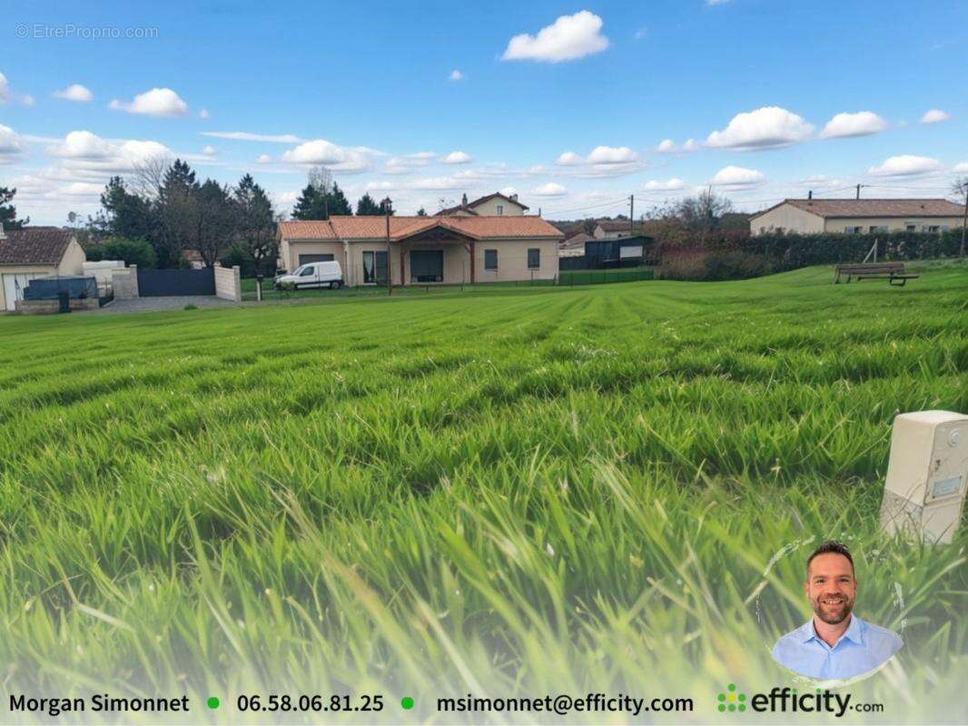 Terrain à SAINT-CLAUD