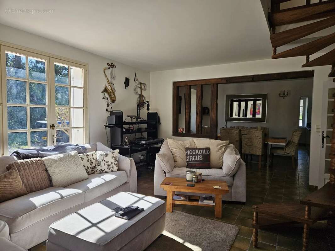 Maison à CASTELNAU-RIVIERE-BASSE