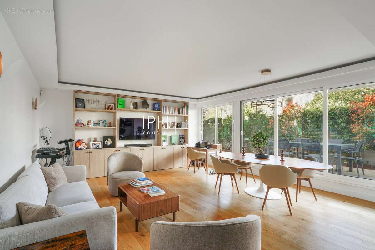 Appartement à NEUILLY-SUR-SEINE