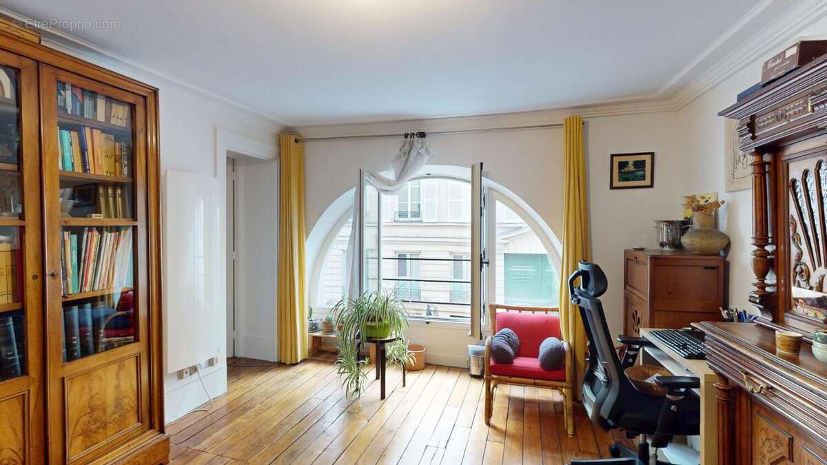 Appartement à PARIS-3E