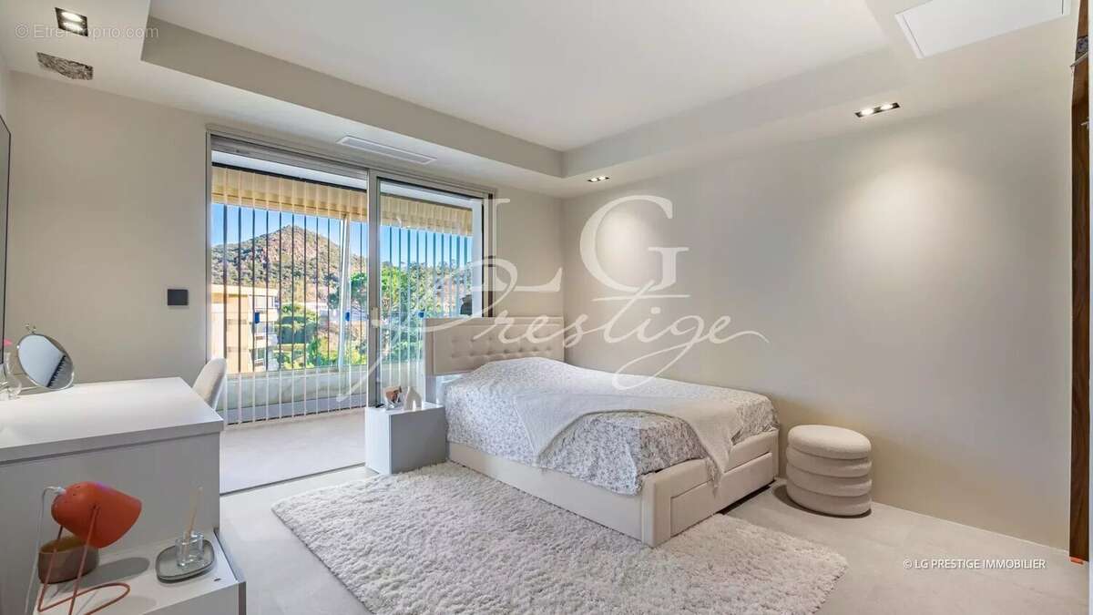 Appartement à MANDELIEU-LA-NAPOULE